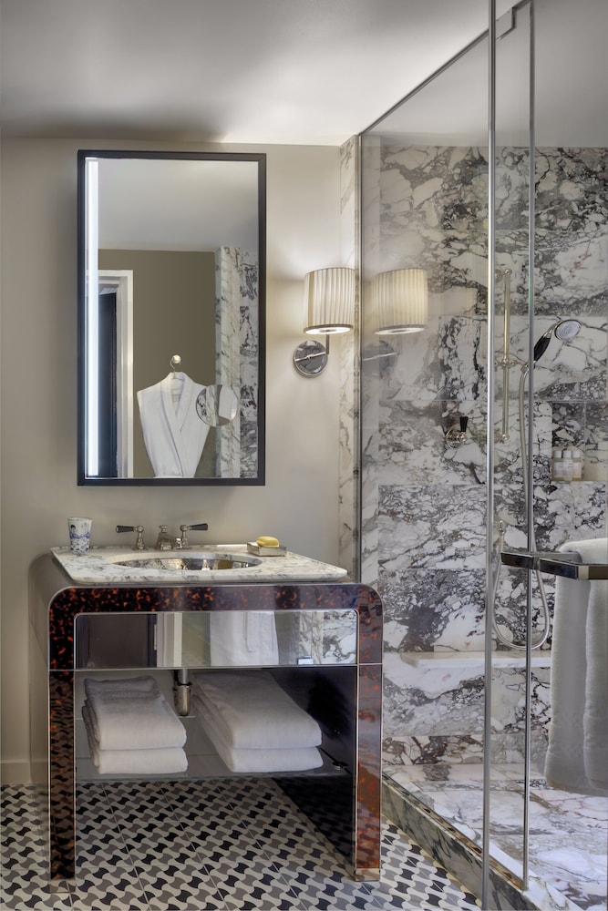 Classic Room, 1 King Bed