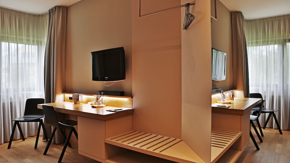 Double Room - Photo 6