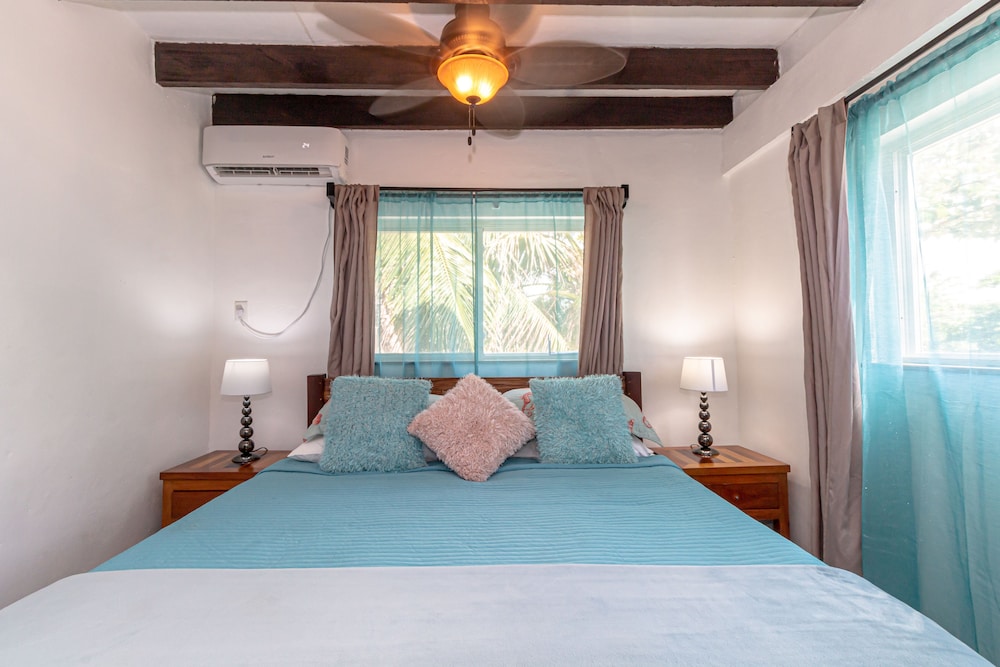 Classic Condo, 1 Bedroom, Beach View