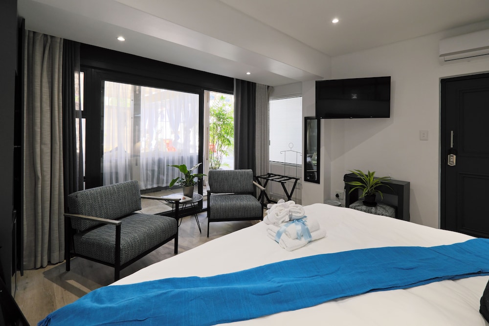 Luxury Room, Pool View photo 2