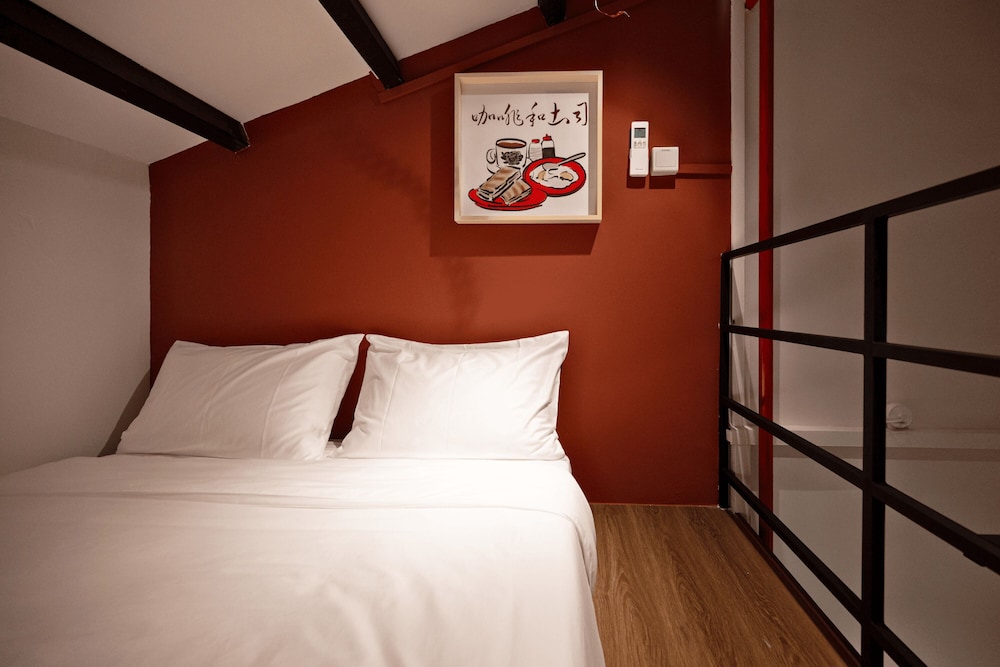 Loft, 1 Queen Bed photo 1