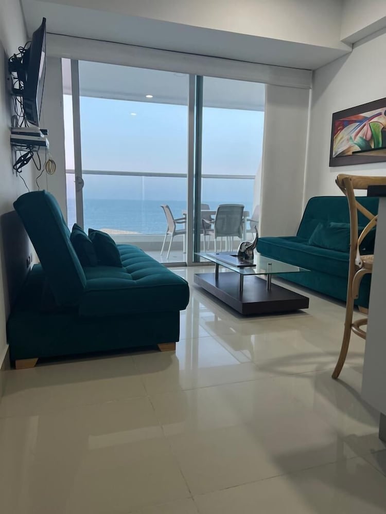 Signature Suite, 1 Queen Bed with Sofa bed, Beach View, Oceanfront