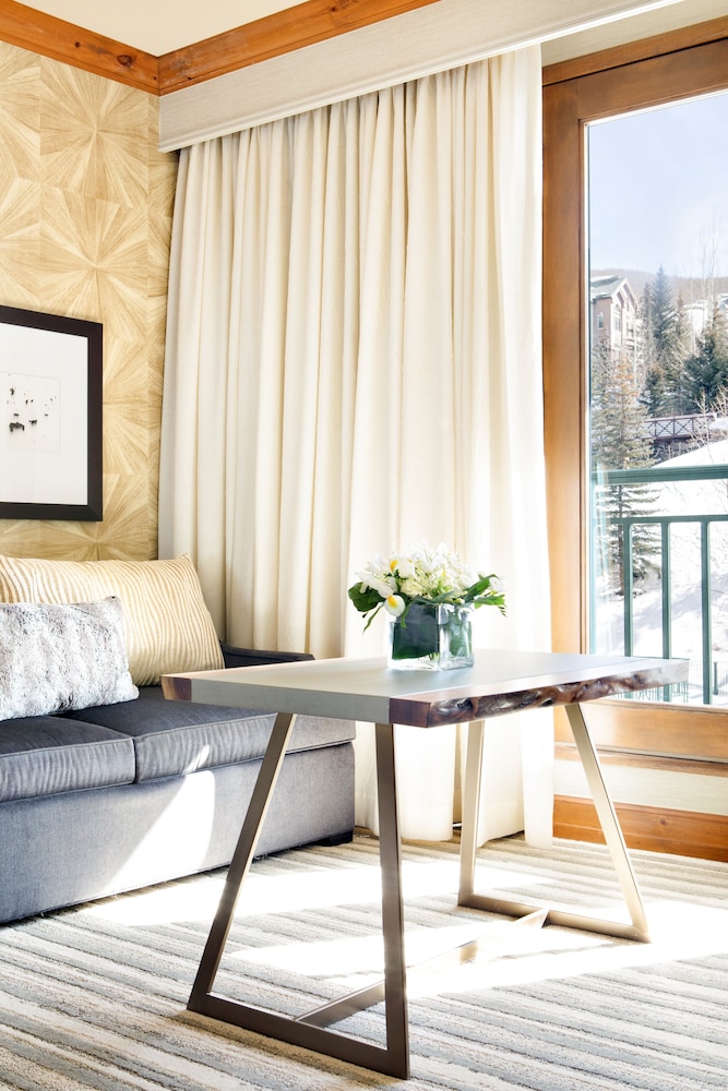 Room, 1 King Bed (Village Slope) - Photo 3