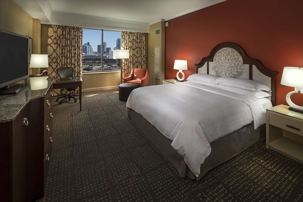 Room, 1 King Bed (Atrium) - Photo 1