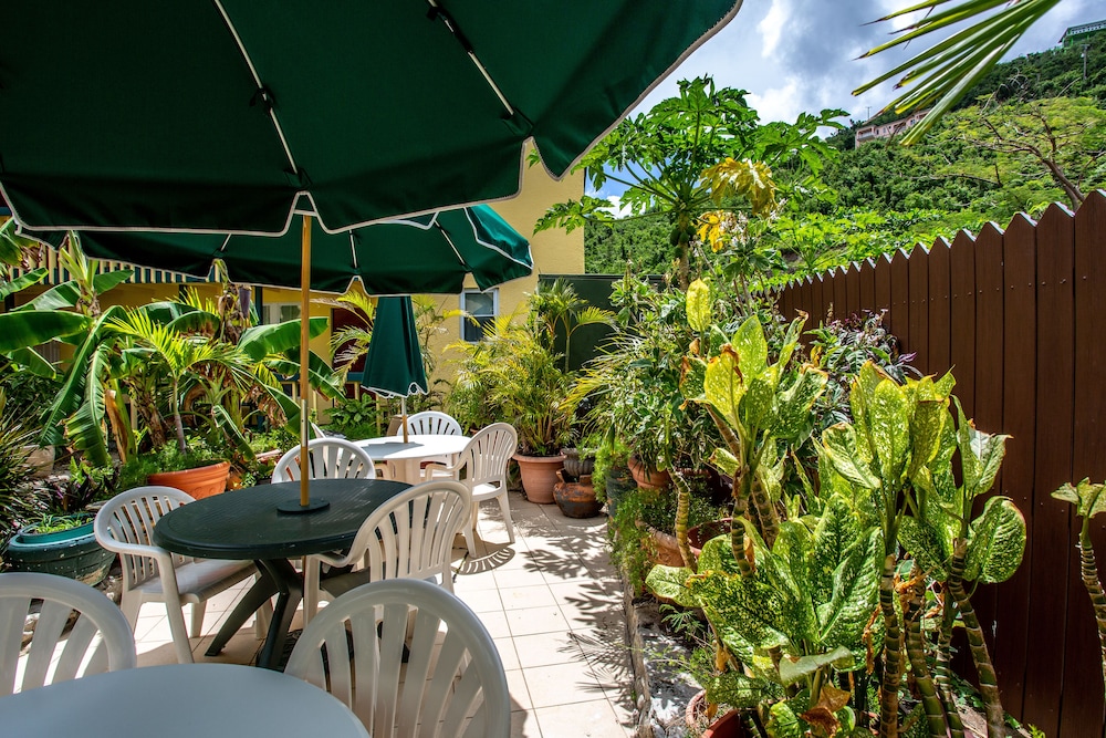 Standard Room, 1 Queen Bed, Garden View (Tropical) photo 3
