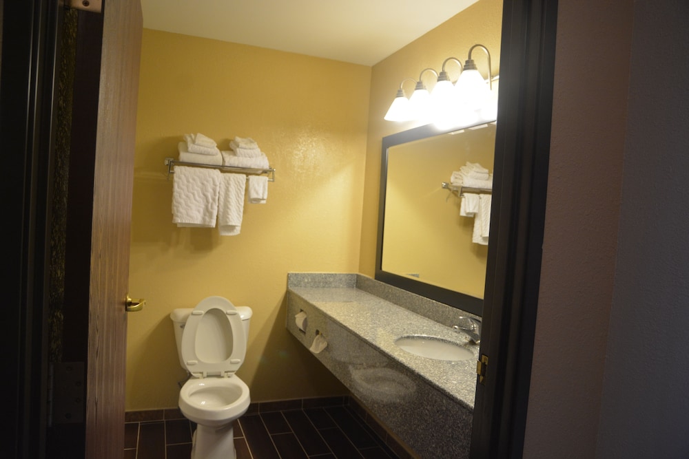 King Whirlpool Suites photo 2