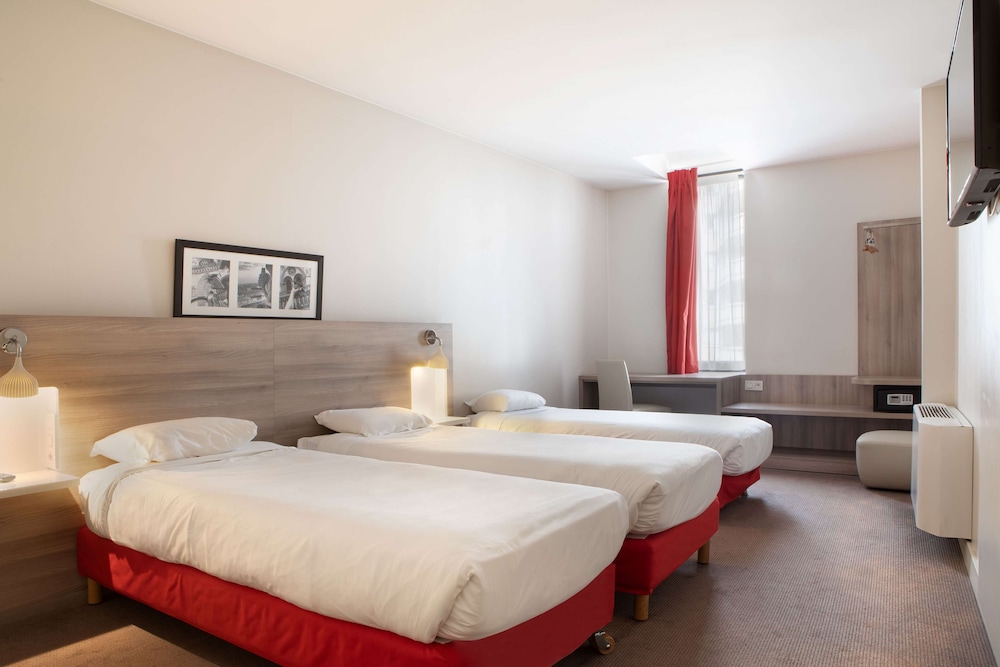 Superior Room, Multiple Beds - Photo 5