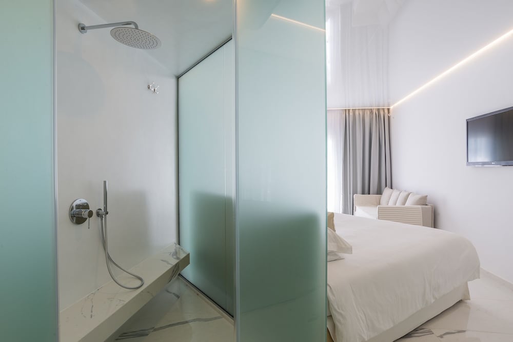 Luxury Double or Twin Room, 1 Double or 2 Twin Beds, Pool View (Prestige) - Photo 3