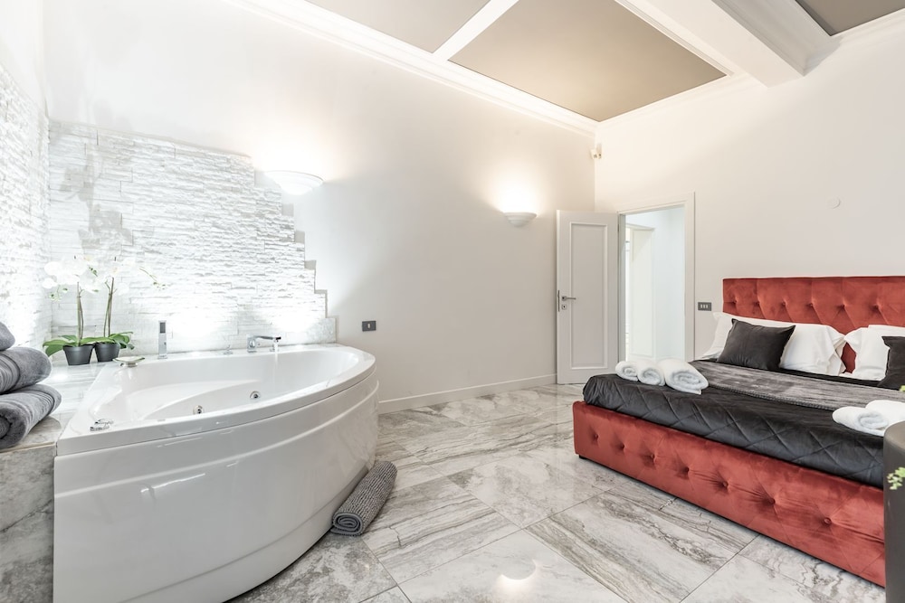 Luxury Condo photo 1