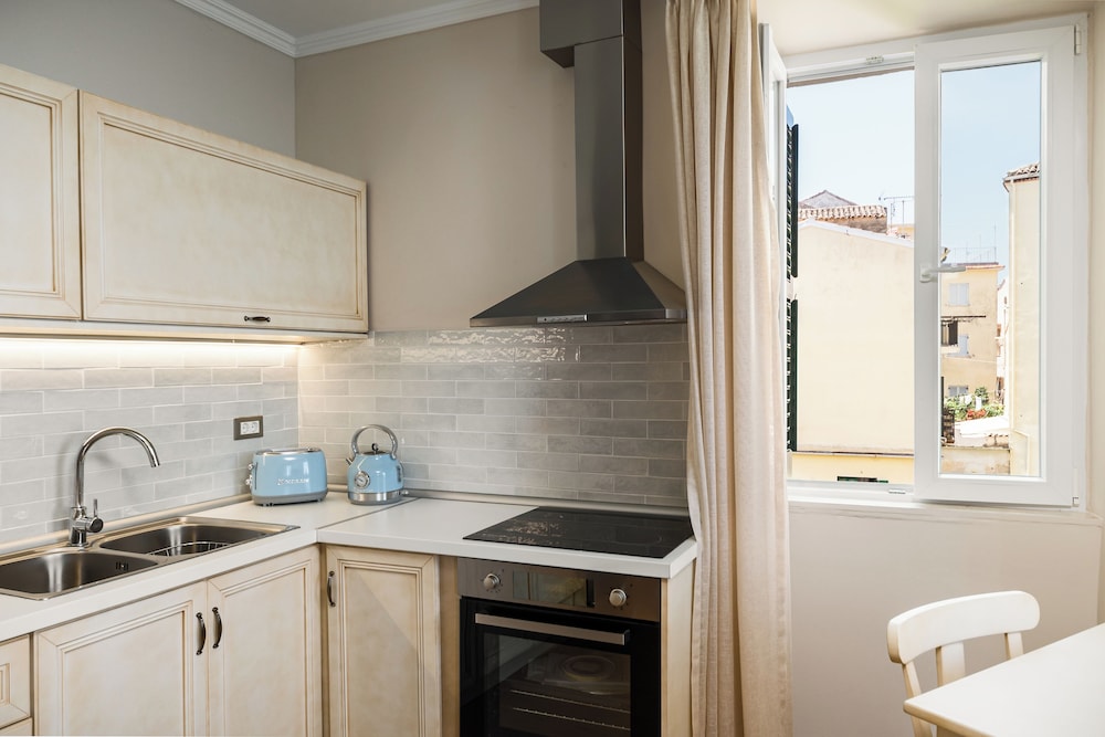 Superior Suite, 2 Bedrooms, Balcony, Sea View photo 3