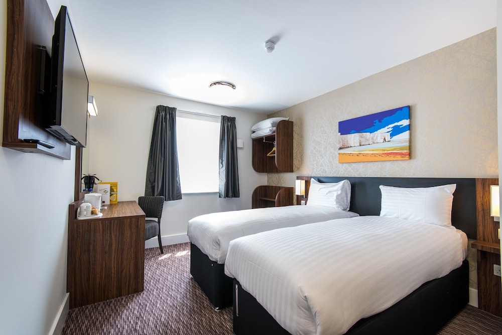 Double or Twin Room - Photo 7