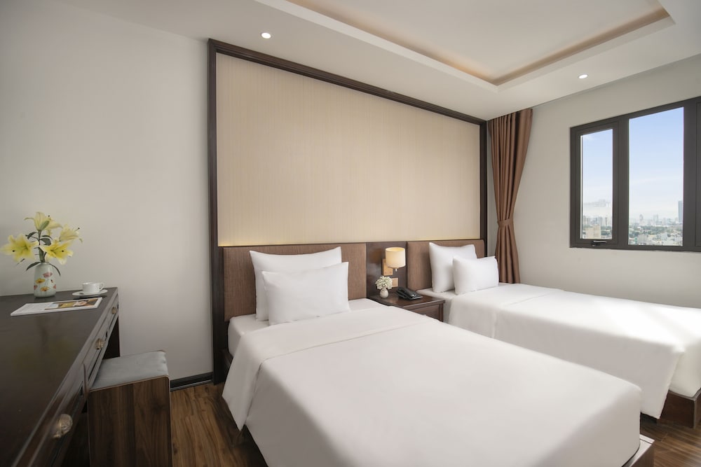 Deluxe Twin Room, City View - Photo 1