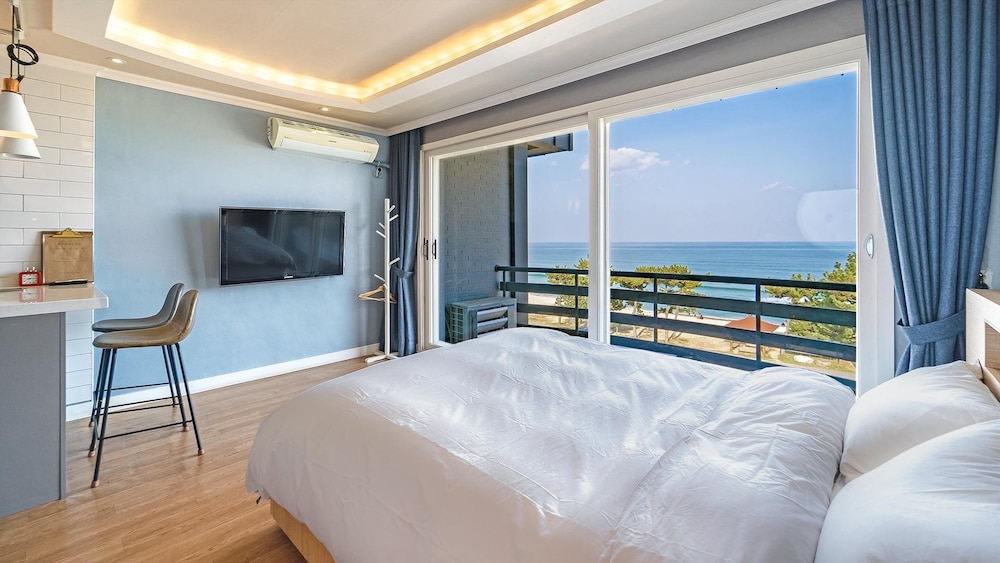 Basic Room, 1 Bedroom (Darjeeling 402 (Ocean View)) photo 1