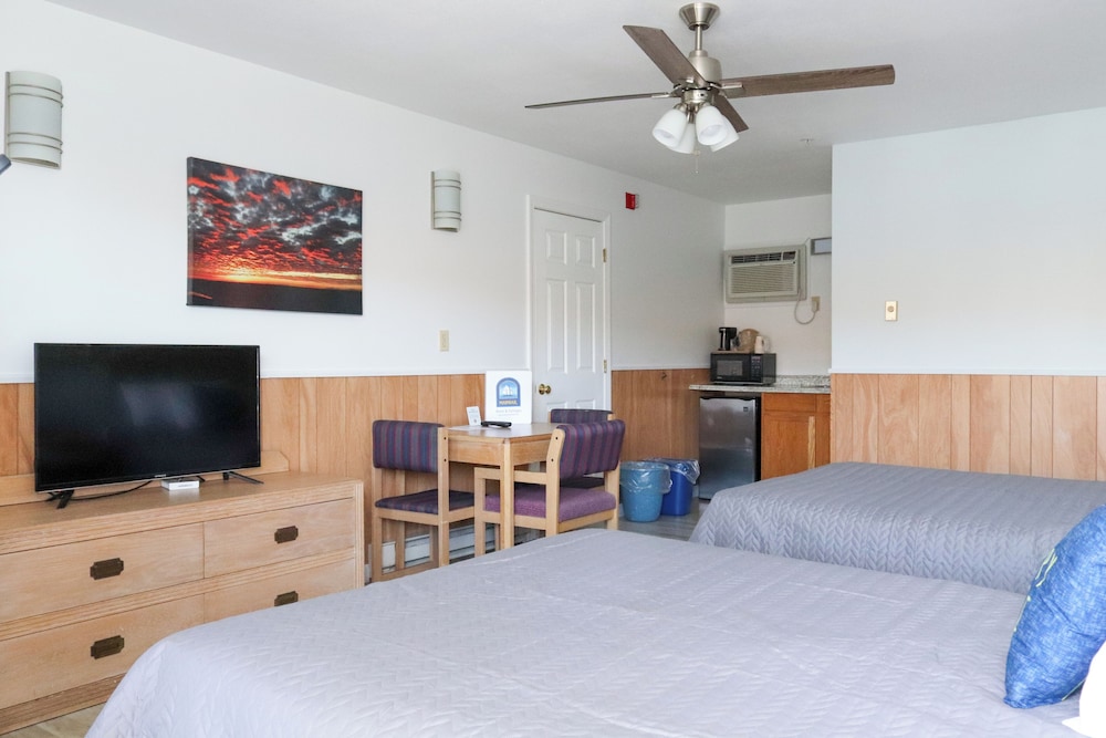 Deluxe Plus Bedroom photo 1