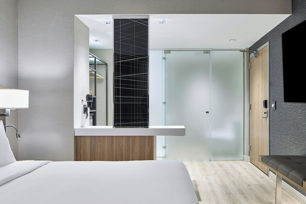 Room, 1 King Bed (View)