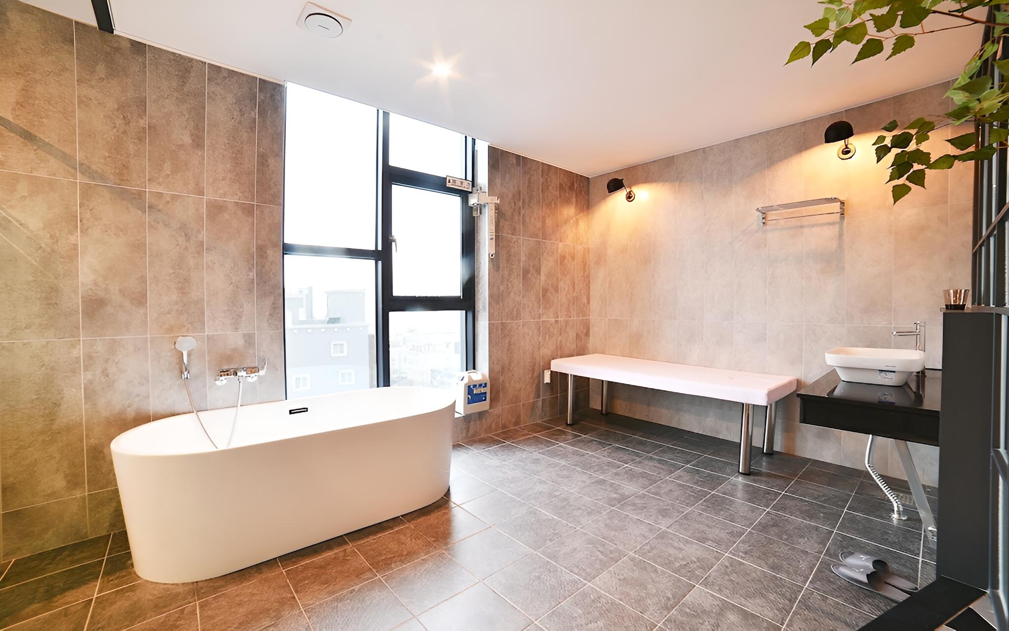 Room (VIP Twin (Bathtub Random Assignment S) - Photo 23