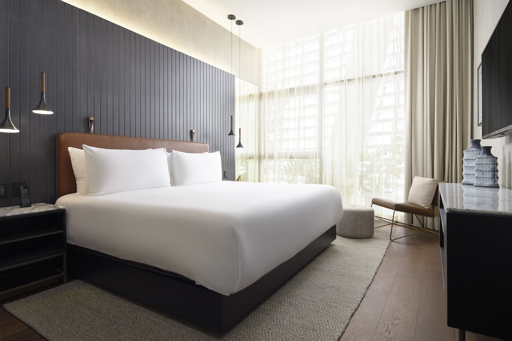 Luxe Apartment - Photo 5