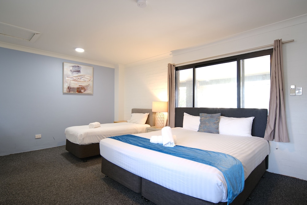 Lakeside Family Bunk Room - Photo 1