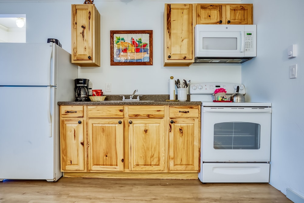 Two Bedroom Suite with Kitchen photo 3