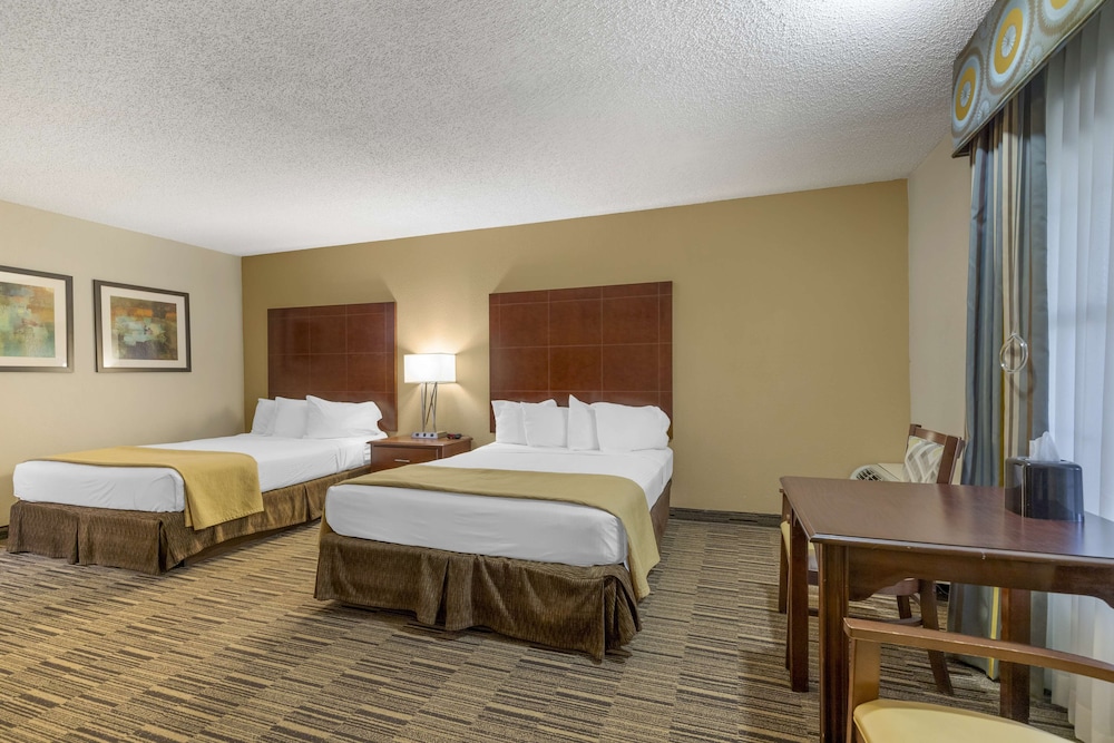 Standard Room, 2 Queen Beds, Accessible, Bathtub photo 1