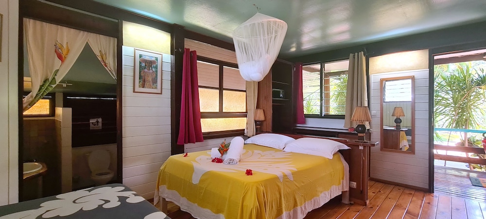 Standard Bungalow, Kitchen (Coco)