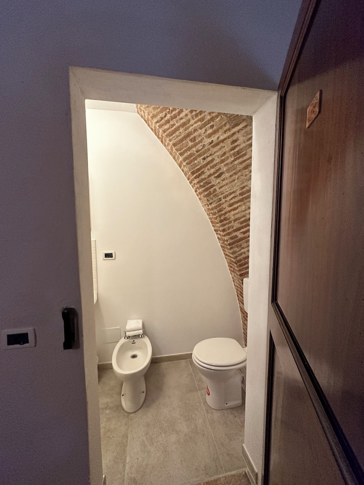 Basic Double or Twin Room photo 2