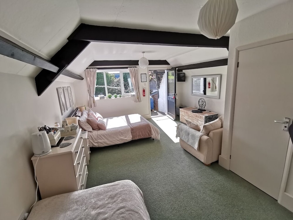 Suite, Ensuite photo 3