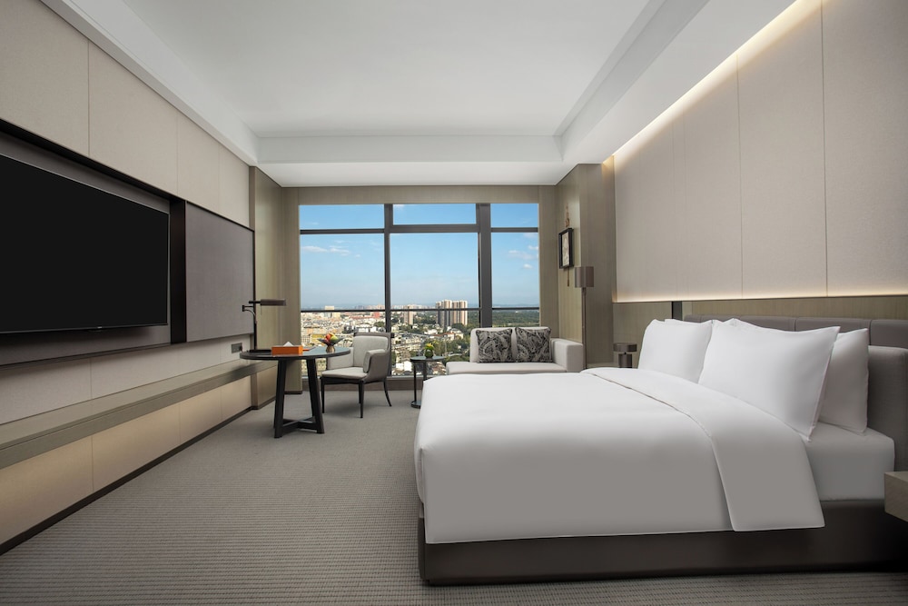 Deluxe Room, 1 King Bed