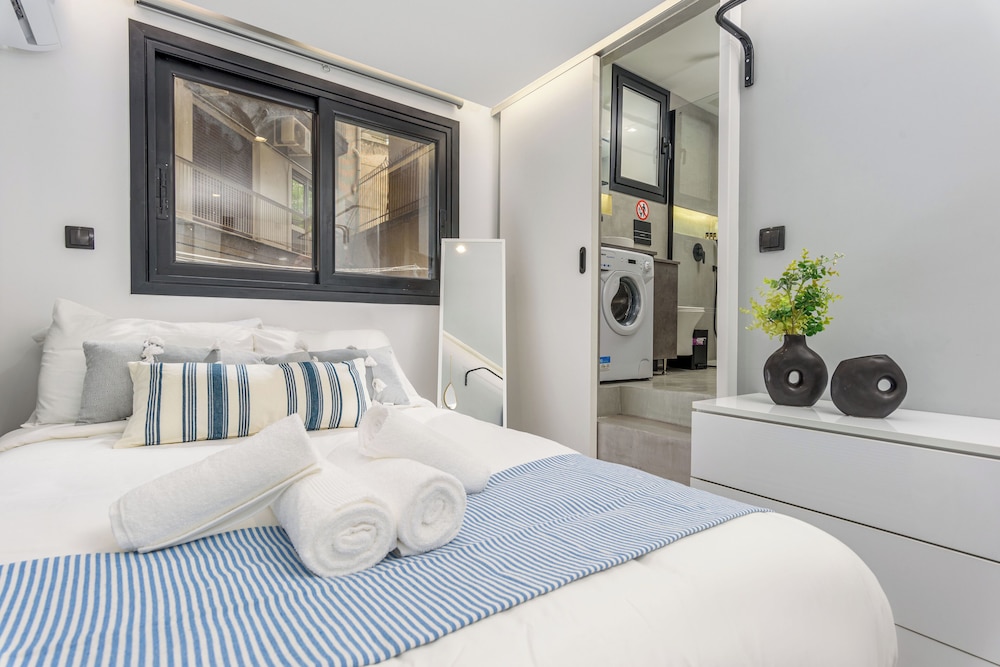 Studio, 1 Double Bed, Microwave, City View