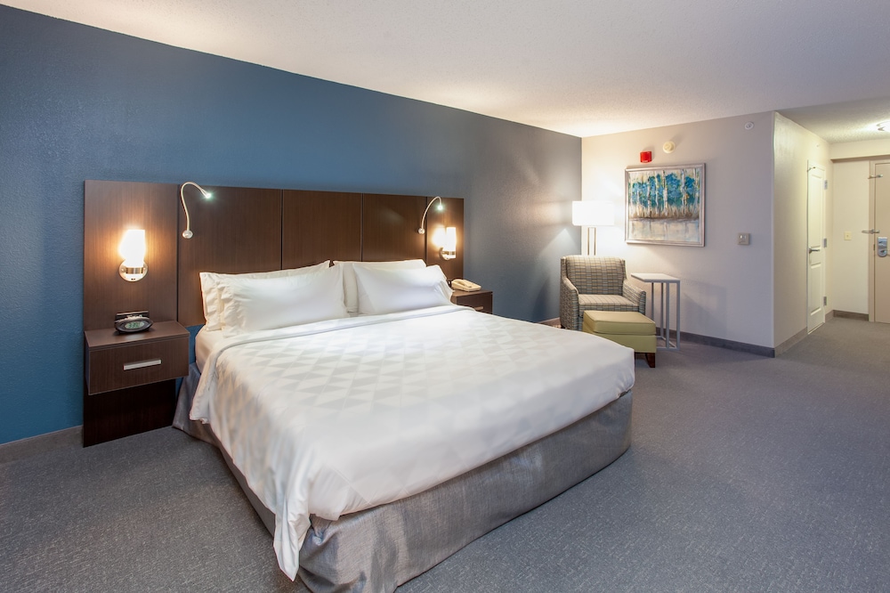 Standard Room, 1 King Bed - Photo 3