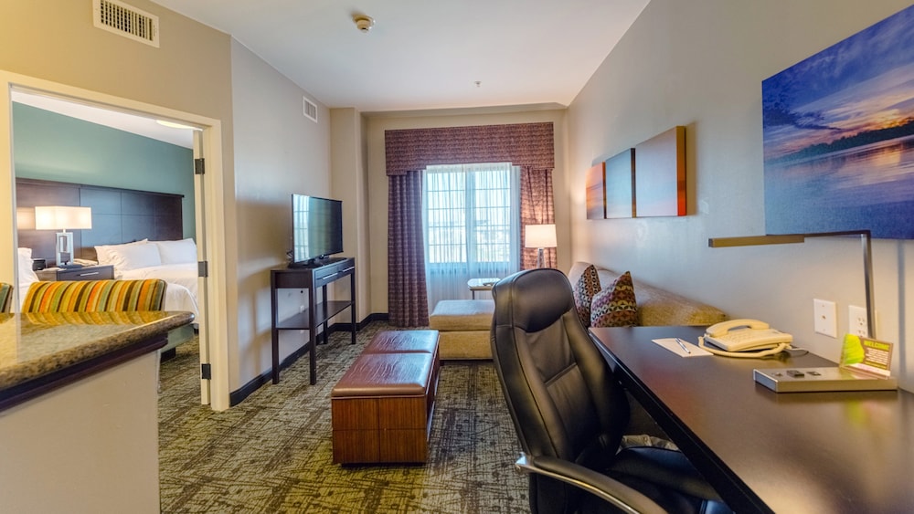 Suite, 1 Bedroom, Accessible, Kitchen (Comm, Access Tub) - Photo 1