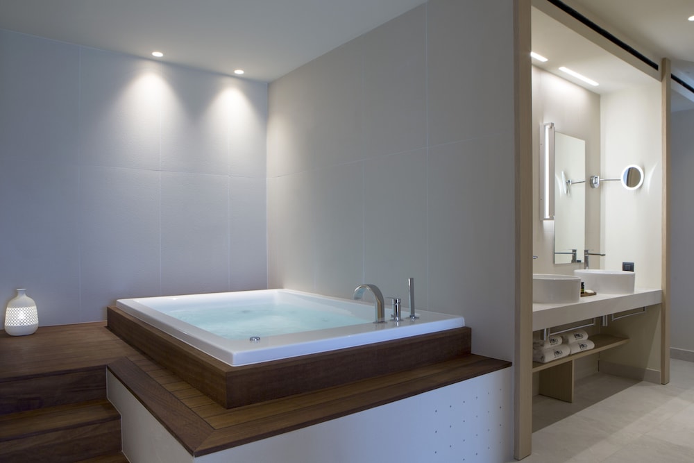 Panoramic Suite 1 Bedroom Sea View Private Pool & Jacuzzi photo 2