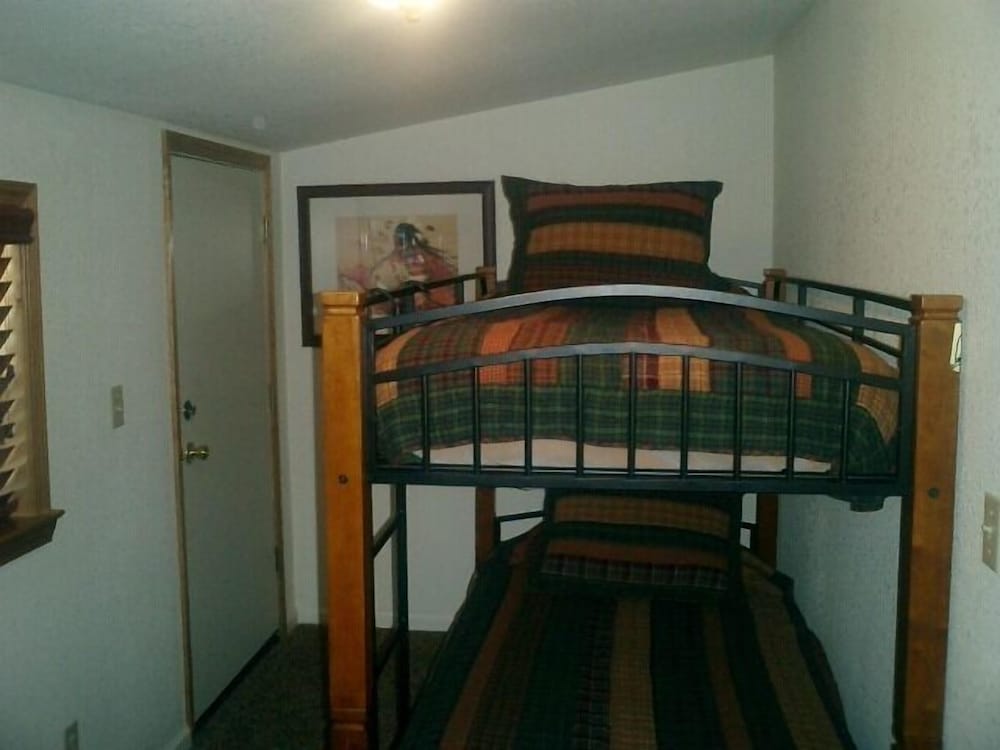 Zelco Cabin (Not at the Resort, but in Downtown Twain Harte) photo 2