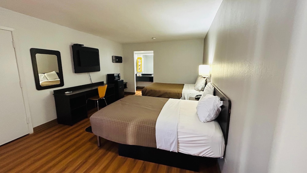 Room, 2 Double Beds, Smoking photo 1