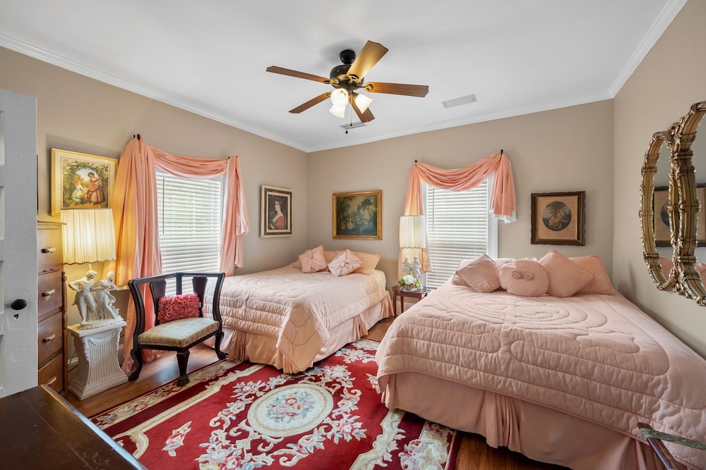 Luxury Suite, Ensuite (The Gabriel & Evangeline )
