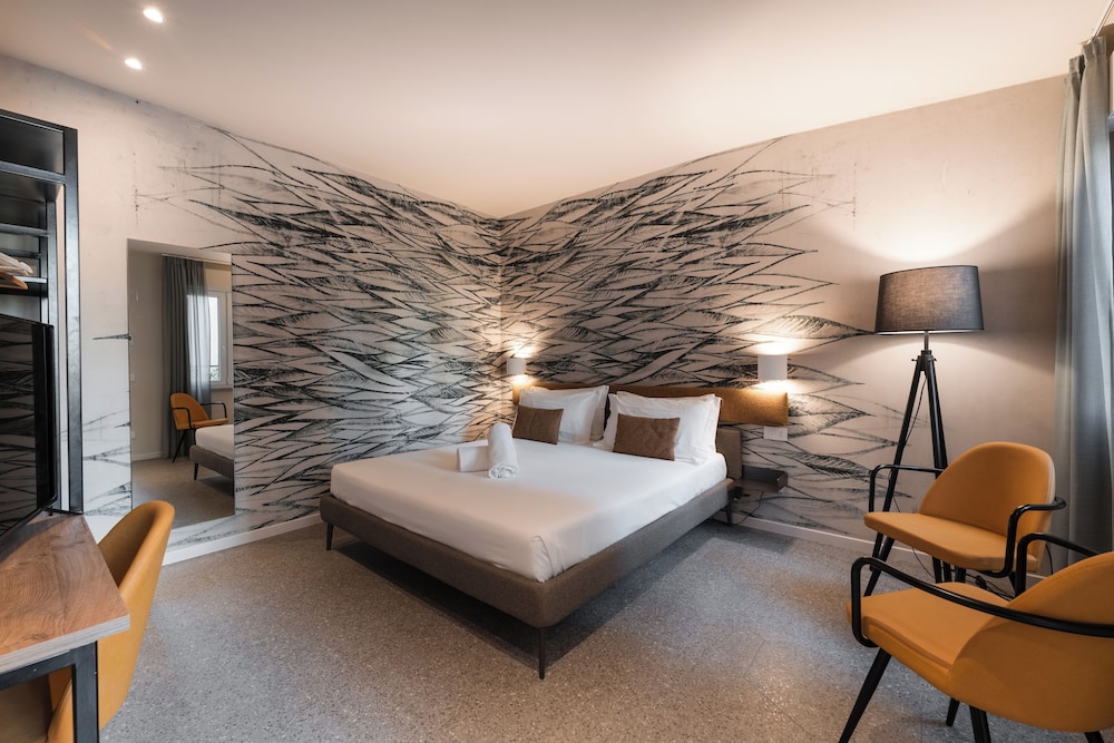 Family Suite - Photo 10