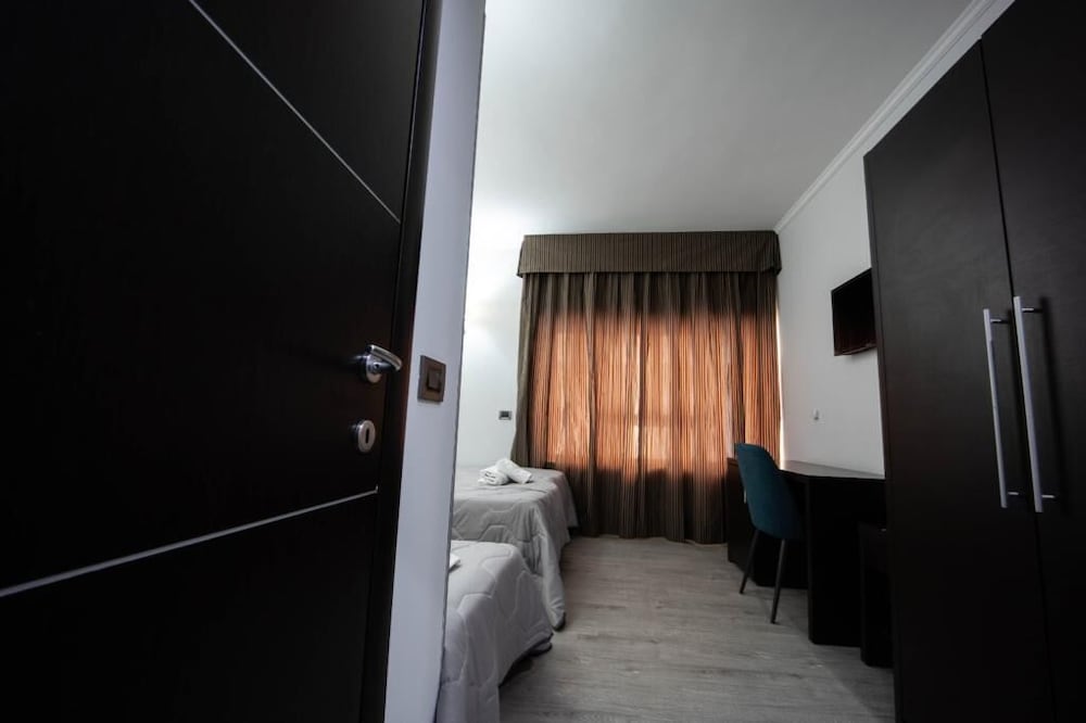 Standard Triple Room photo 2