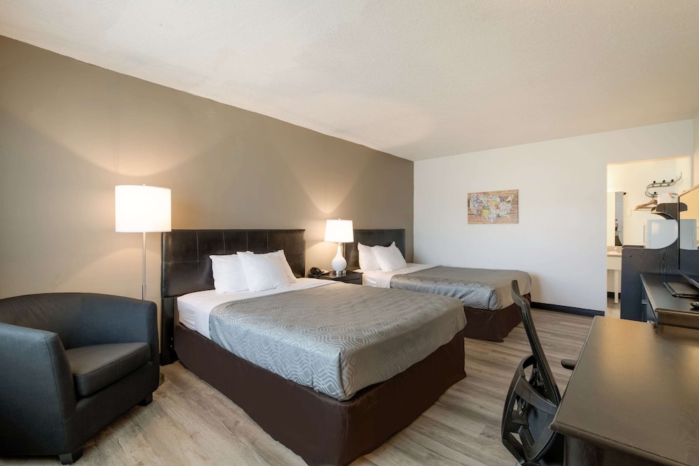 Standard Room, 2 Queen Beds, Non Smoking photo 1