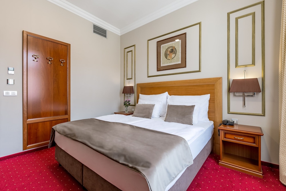 Available room