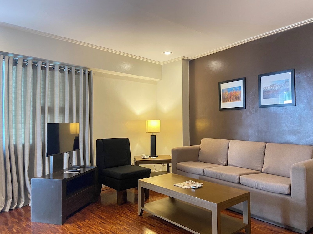 Premier Suite, 1 Bedroom, City View - Photo 2