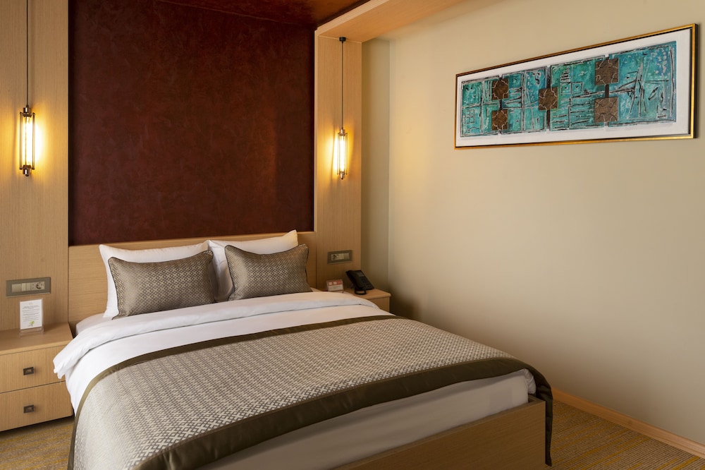 Room, 1 Double Bed, Corner - Photo 1