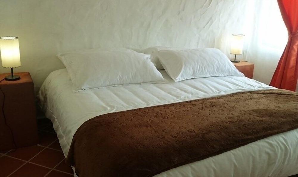 Deluxe Room, 1 King Bed photo 1