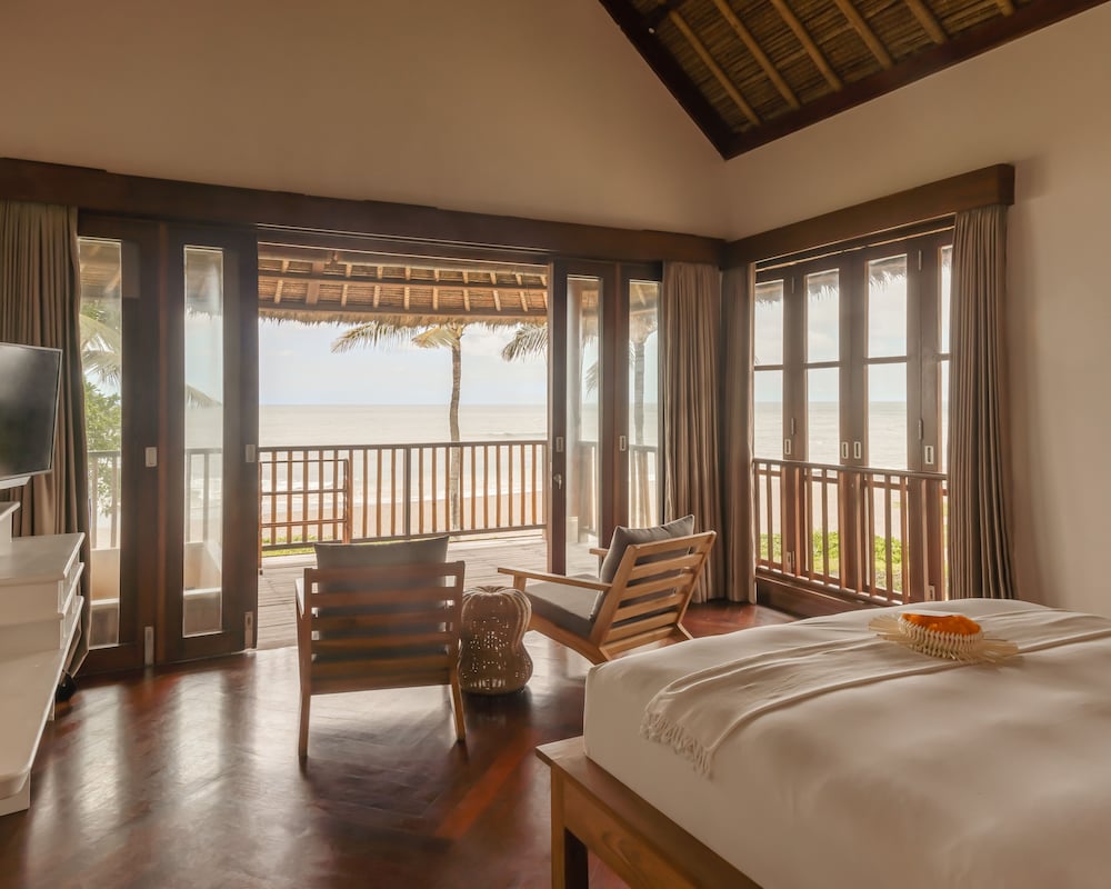 Luxury Villa, 6 Bedrooms, Private Pool, Beachfront photo 3