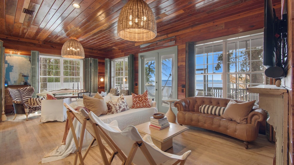 House, Multiple Beds, Patio, Ocean View (Dock of the Bay)