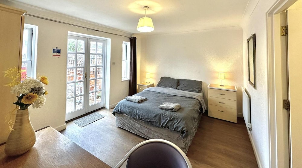 Standard Double or Twin Room, Ensuite photo 1