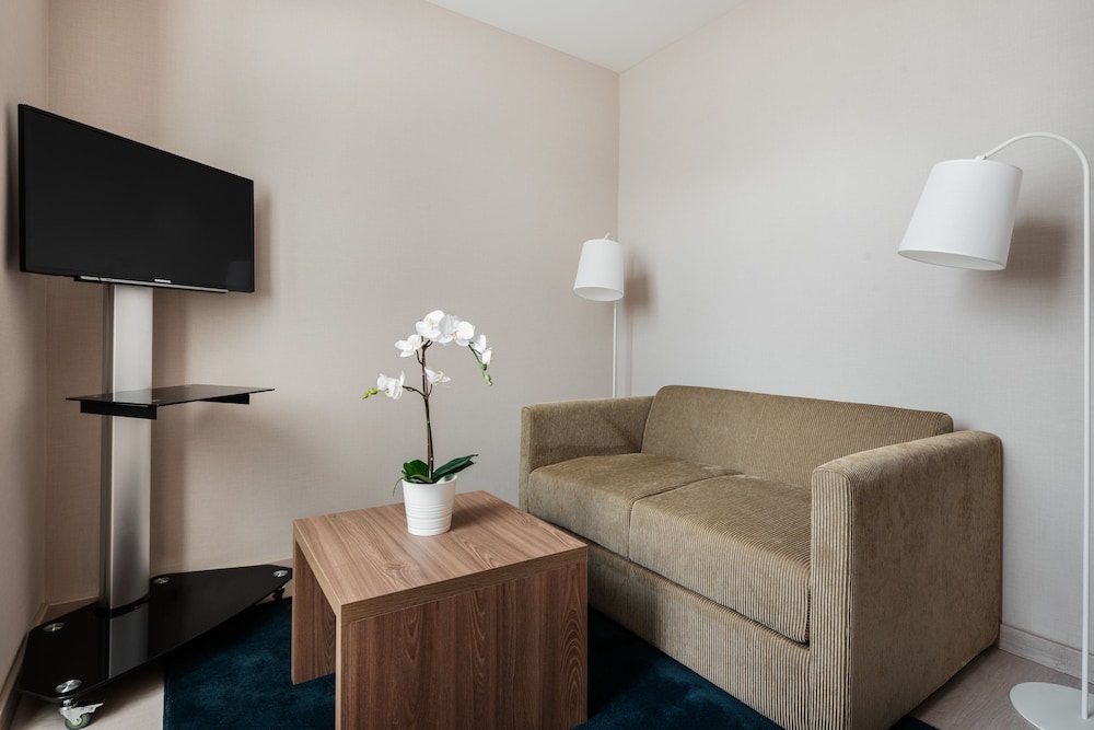 Double Room (with Sofa Bed) - Photo 3