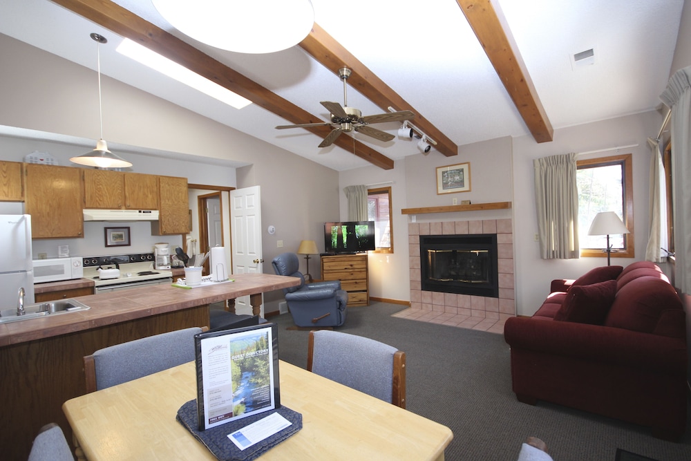 Queen One Bedroom Cabin