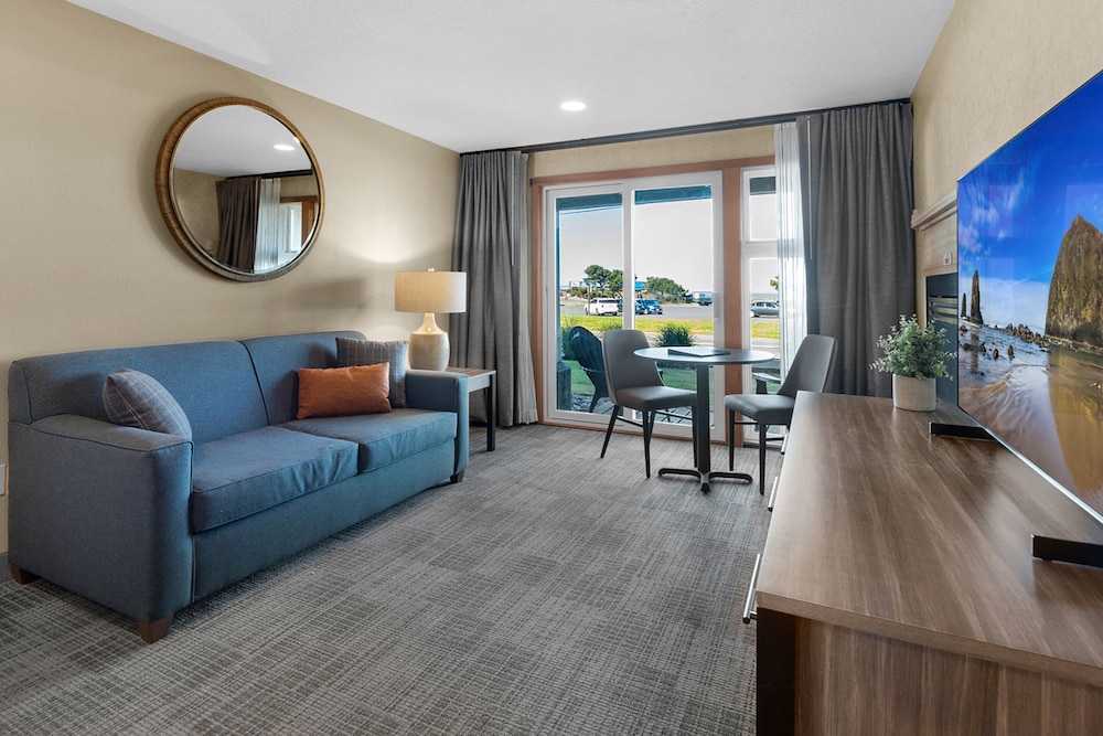 Suite, 1 Queen Bed with Sofa bed, Kitchen, Partial Ocean View