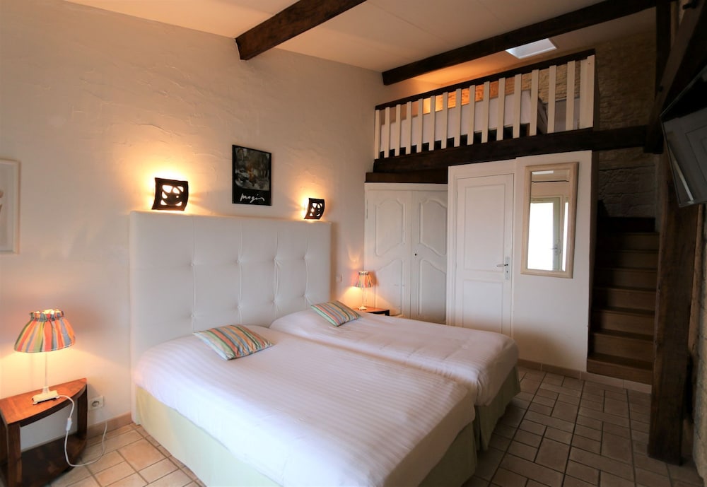 Comfort Room - Photo 2