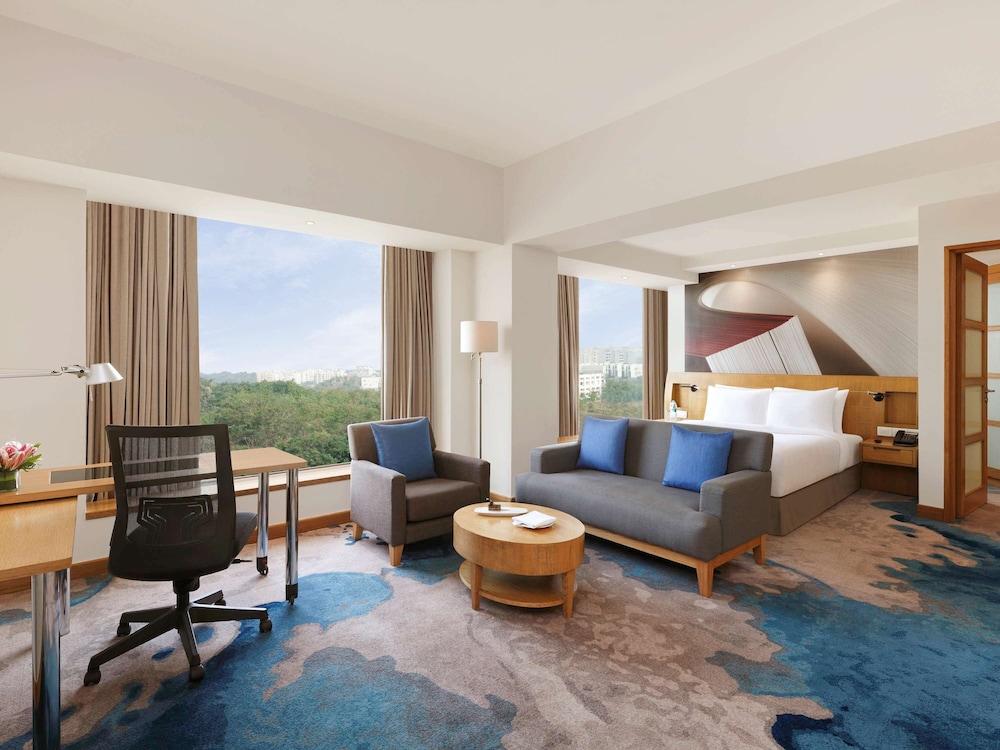 Junior Suite, 1 Queen Bed photo 3